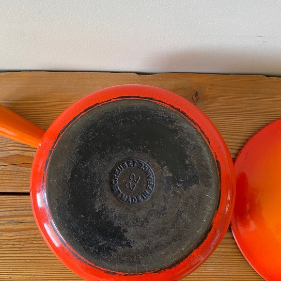 Vintage Le Creuset Orange Heavy Pot Cast Iron Enamel #22 - Picture 4 of 4
